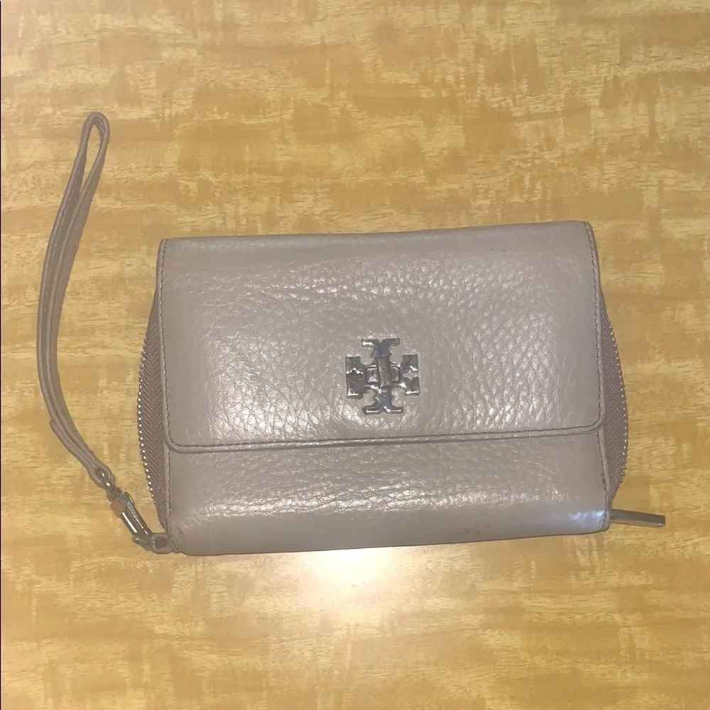 Tory Burch Tan Leather with silver tone hardware Wristlet / preowned